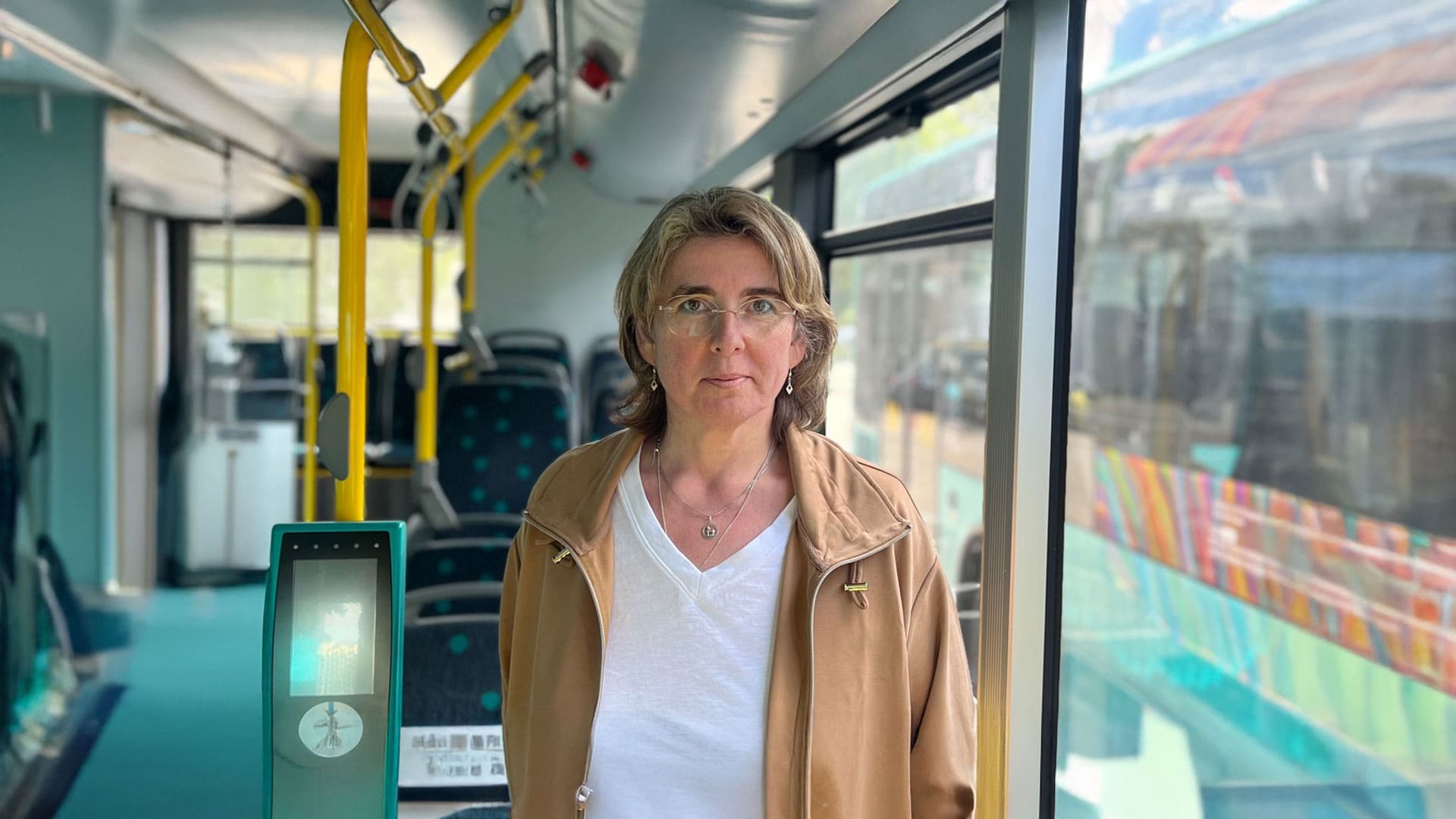 Heike S der ICB im Linienbus